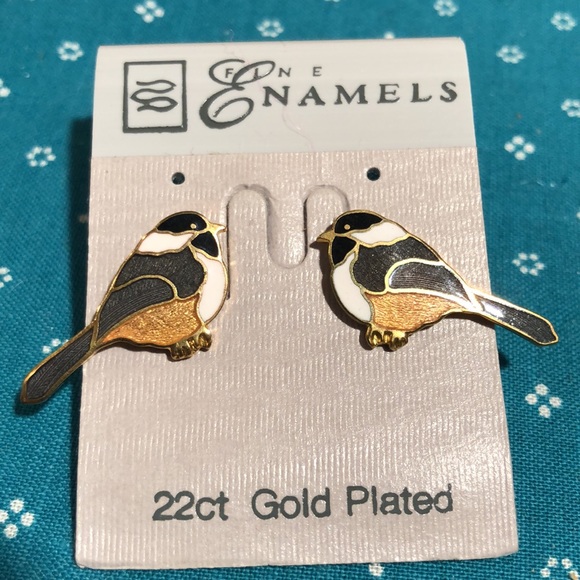 NWT 22k gold plated stud goldfinch pierced earrings - Picture 1 of 12